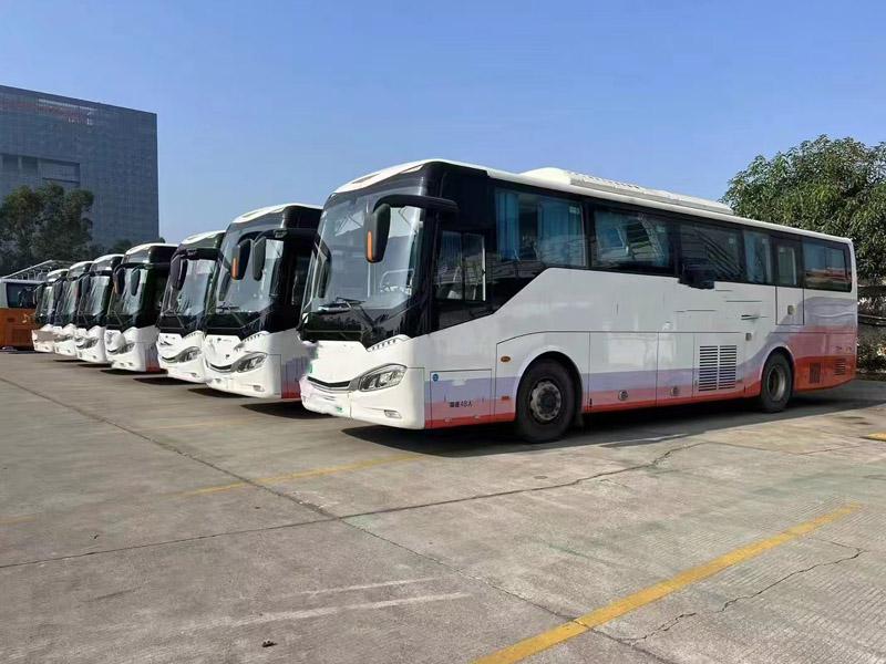 大巴旅游租車(chē)